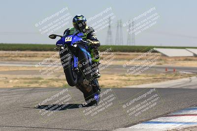 media/Aug-04-2024-TrackDaz (Sun) [[e1ff0814b6]]/Group B/1220pm (Wheelie Bump)/